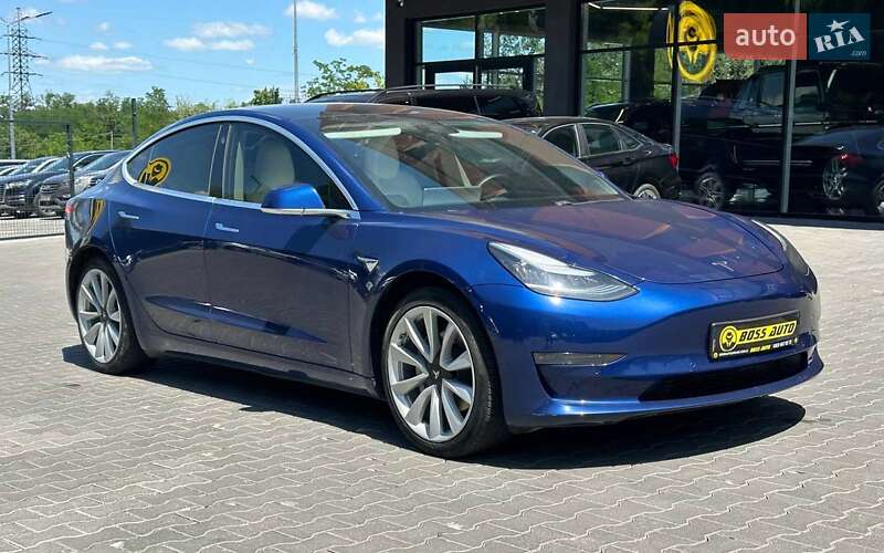 Tesla Model 3 2019