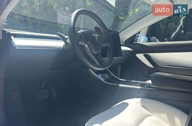 Седан Tesla Model 3 2019 в 