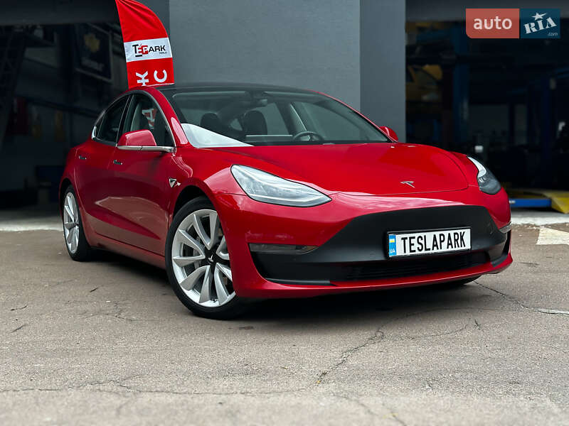 Седан Tesla Model 3 2018 в 
