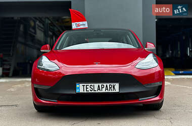 Седан Tesla Model 3 2018 в 