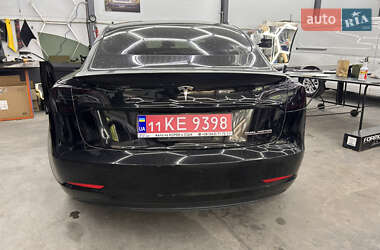 Седан Tesla Model 3 2023 в 