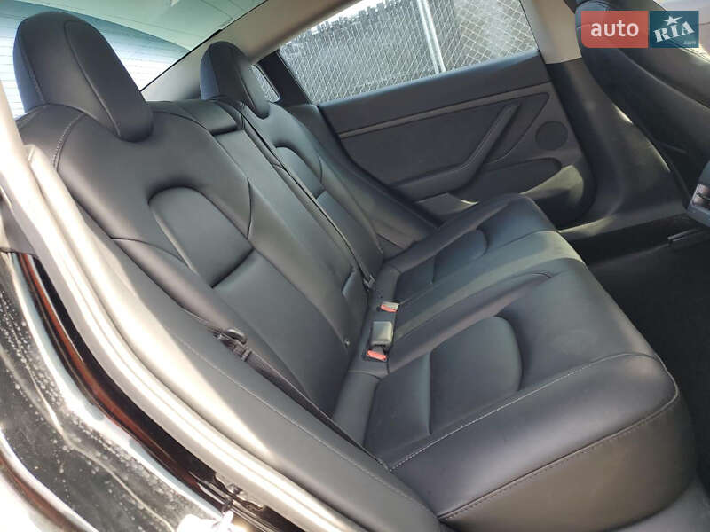 Седан Tesla Model 3 2021 в Кременчуге