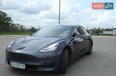 Седан Tesla Model 3 2020 в 