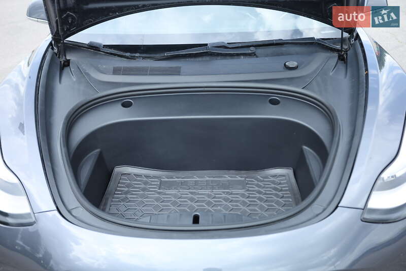 Седан Tesla Model 3 2020 в Харькове