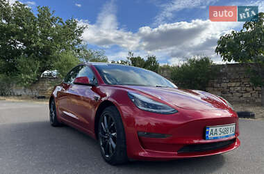 Седан Tesla Model 3 2019 в 