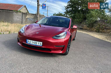 Седан Tesla Model 3 2019 в 