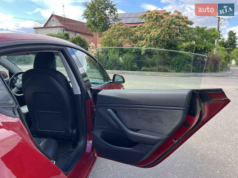 Седан Tesla Model 3 2019 в Одессе