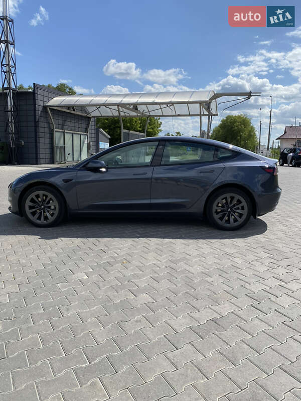 Седан Tesla Model 3 2022 в Звягелі