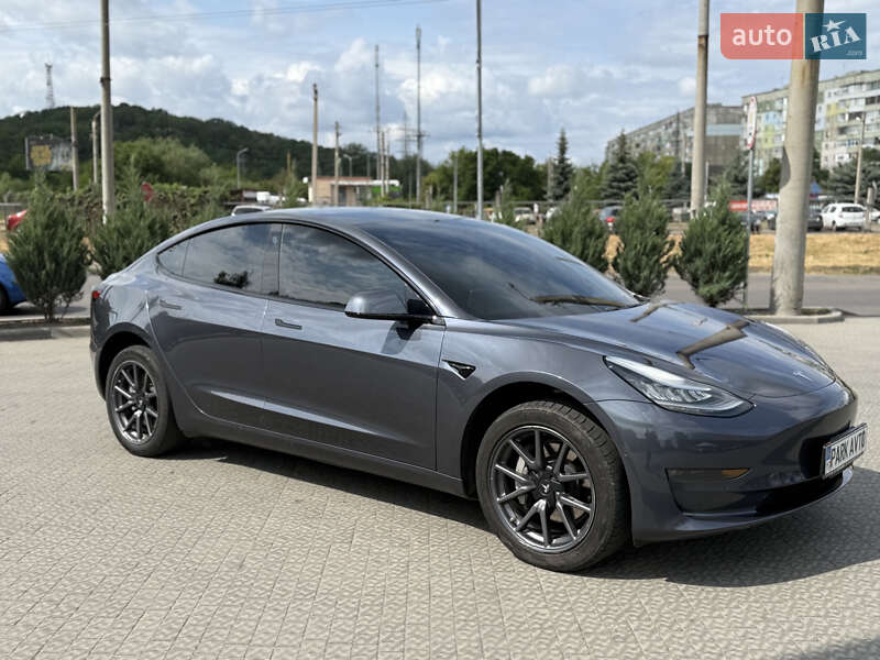 Седан Tesla Model 3 2019 в Полтаве