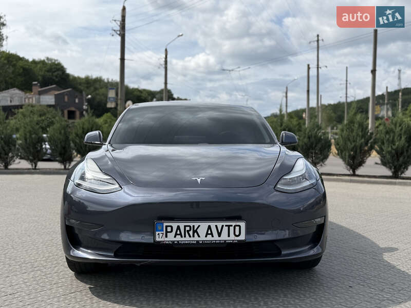 Седан Tesla Model 3 2019 в Полтаве