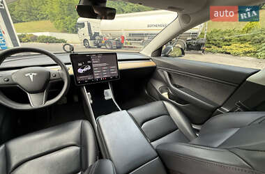Седан Tesla Model 3 2019 в 