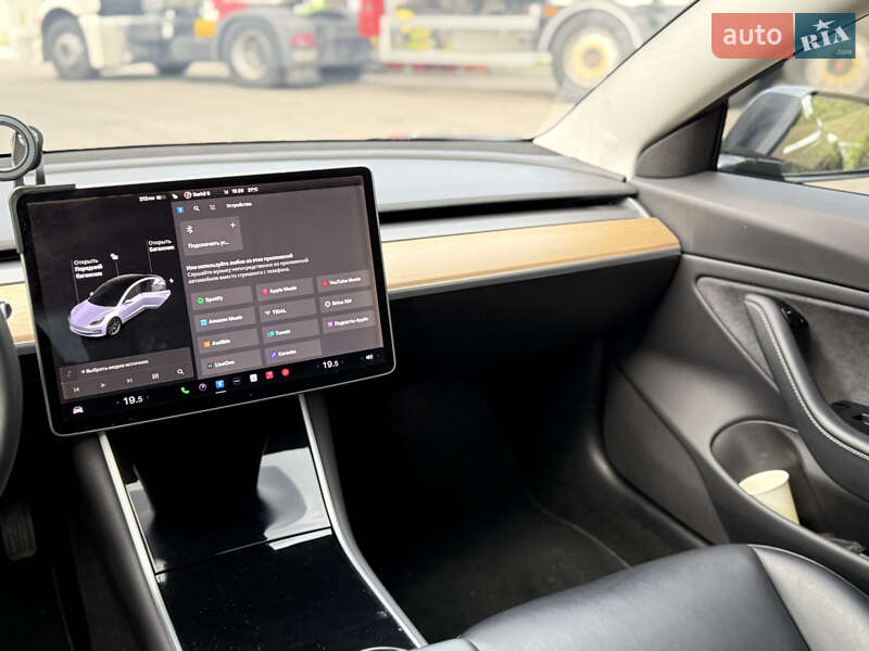 Седан Tesla Model 3 2019 в Полтаве