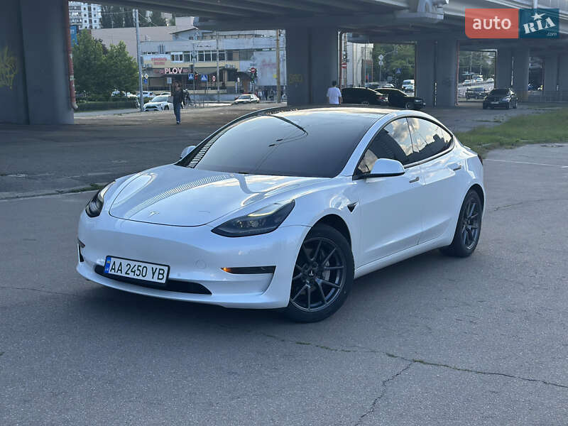 Tesla Model 3 2021