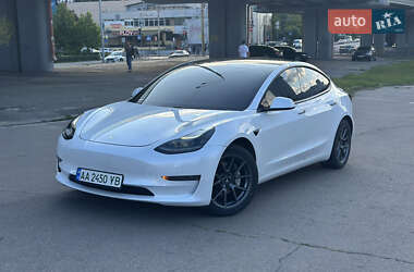 Седан Tesla Model 3 2021 в 