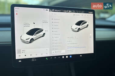 Седан Tesla Model 3 2021 в 