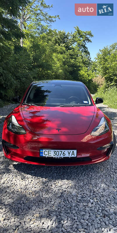 Седан Tesla Model 3 2022 в Чернівцях