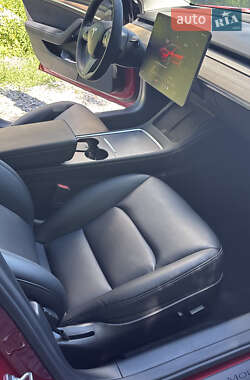 Седан Tesla Model 3 2022 в 