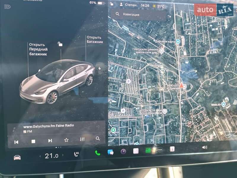 Седан Tesla Model 3 2019 в Самборі
