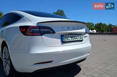 Седан Tesla Model 3 2019 в 