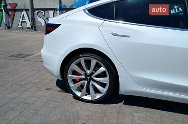 Седан Tesla Model 3 2019 в 