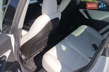 Седан Tesla Model 3 2019 в 