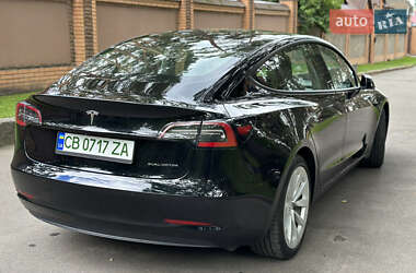Седан Tesla Model 3 2022 в 