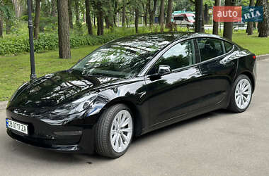 Седан Tesla Model 3 2022 в Чернигове