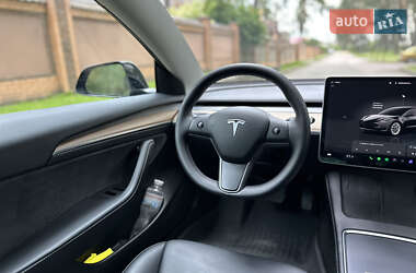 Седан Tesla Model 3 2022 в 