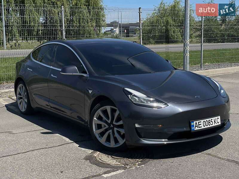 Tesla Model 3 2018