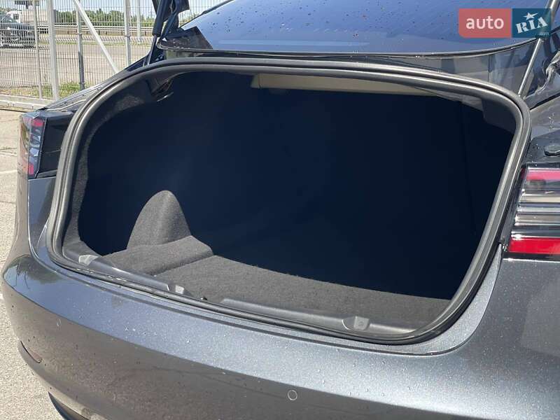 Седан Tesla Model 3 2018 в Днепре