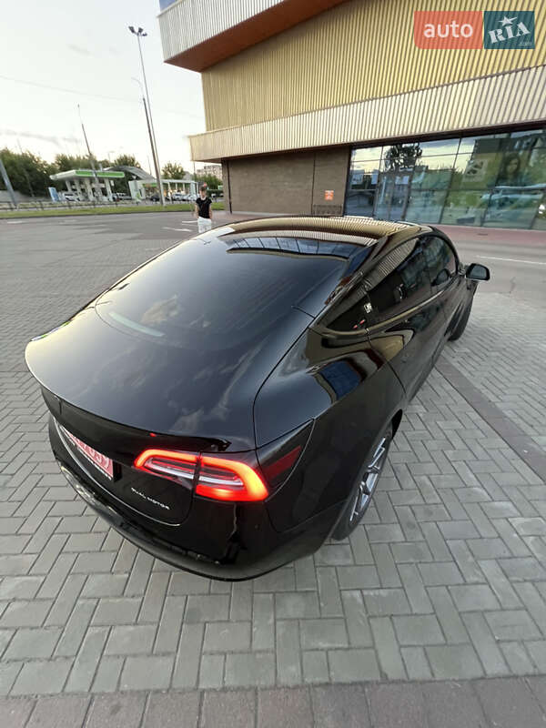 Седан Tesla Model 3 2019 в Ківерцях