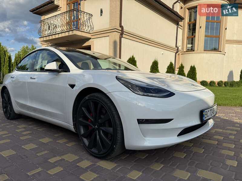 Седан Tesla Model 3 2020 в Киеве