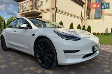 Седан Tesla Model 3 2020 в 