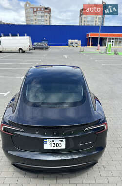 Седан Tesla Model 3 2024 в 