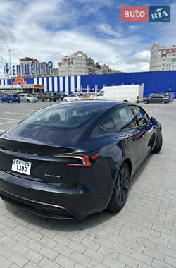 Седан Tesla Model 3 2024 в 