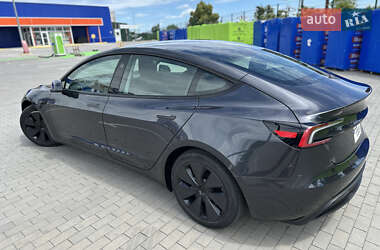 Седан Tesla Model 3 2024 в 