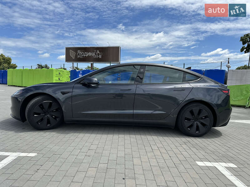 Седан Tesla Model 3 2024 в Умани