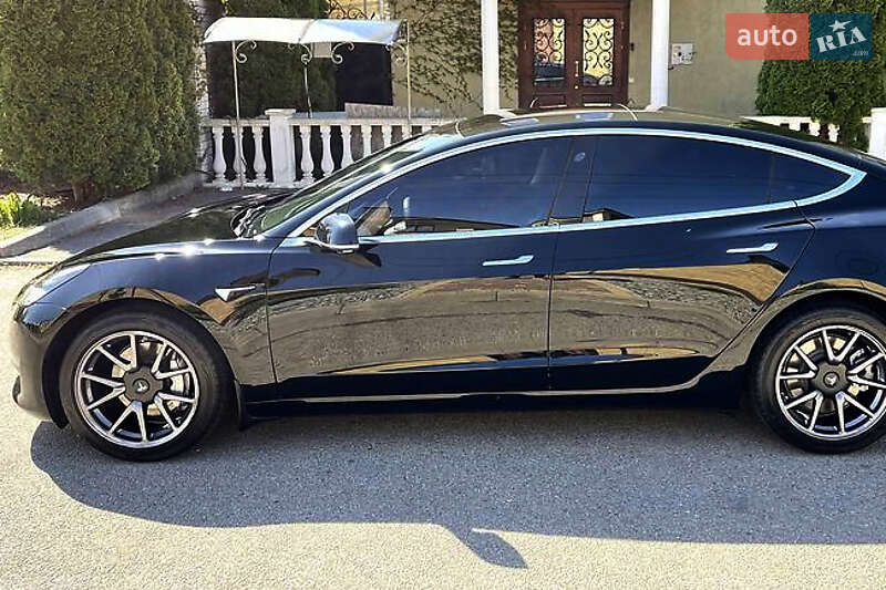Седан Tesla Model 3 2020 в Хмельницком