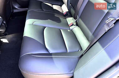 Седан Tesla Model 3 2020 в 