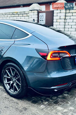 Седан Tesla Model 3 2018 в 