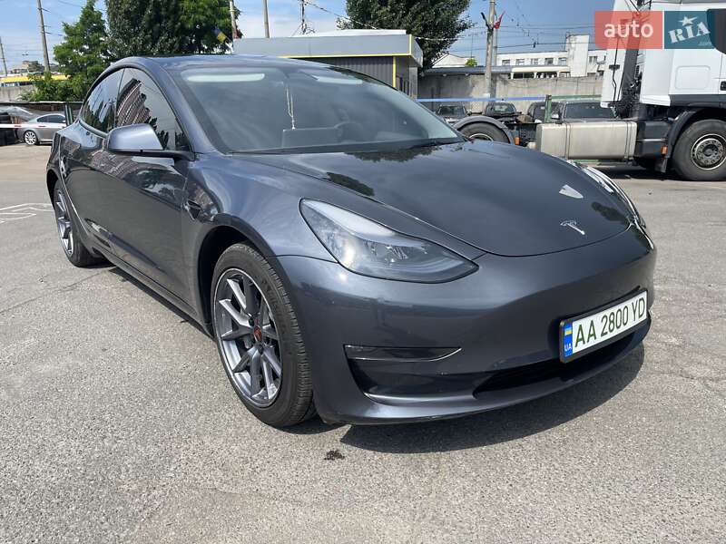 Седан Tesla Model 3 2023 в Киеве
