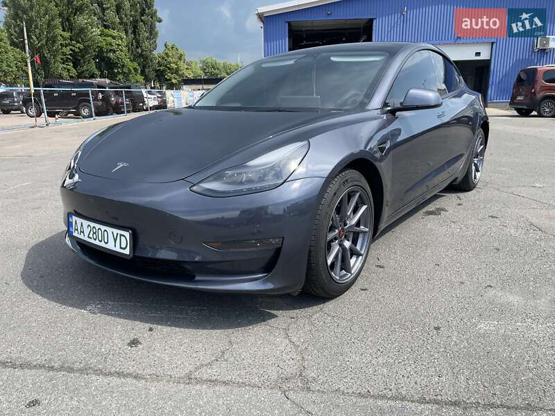 Седан Tesla Model 3 2023 в Киеве