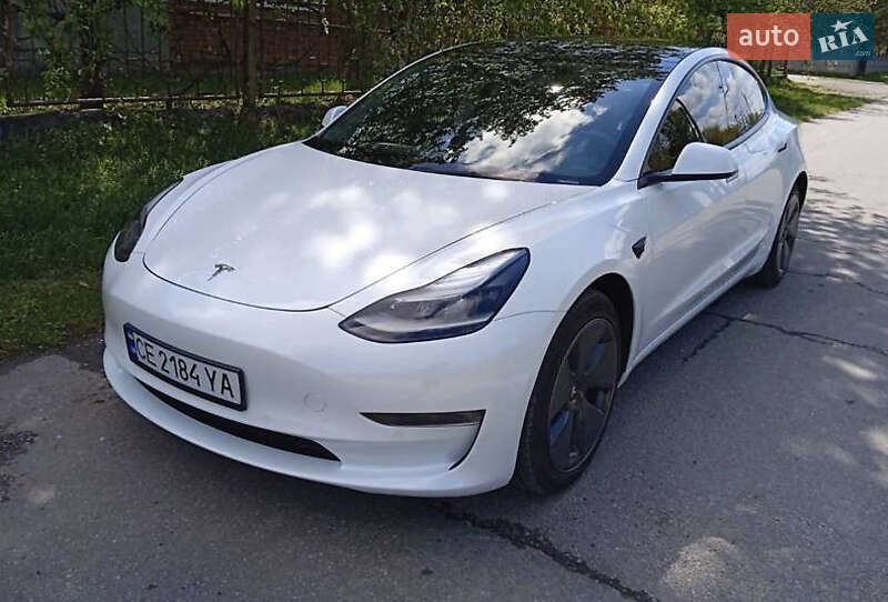 Седан Tesla Model 3 2022 в Львове