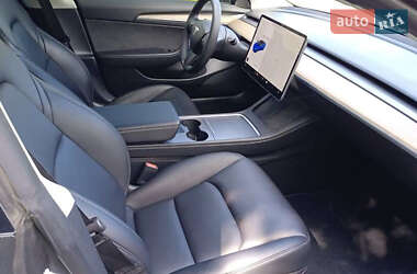 Седан Tesla Model 3 2022 в 