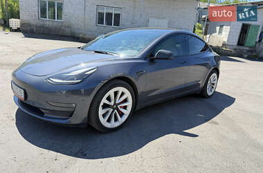 Седан Tesla Model 3 2023 в 