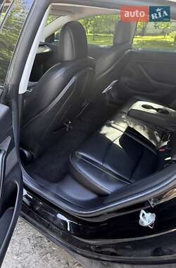Седан Tesla Model 3 2018 в Львове