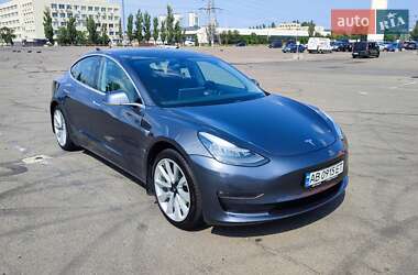 Седан Tesla Model 3 2019 в 