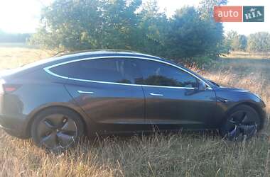 Седан Tesla Model 3 2019 в 