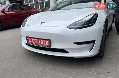 Седан Tesla Model 3 2021 в 