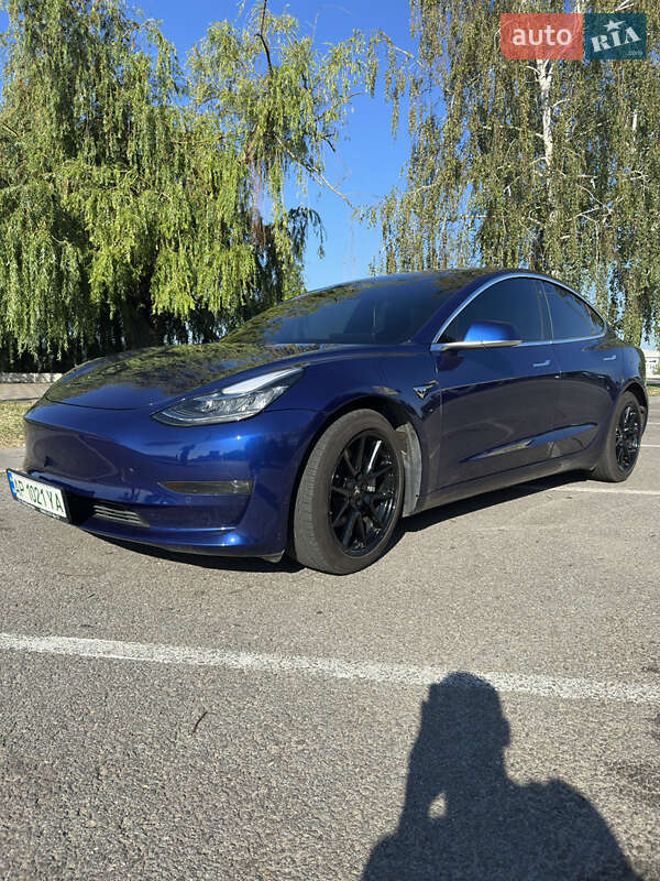 Седан Tesla Model 3 2018 в 